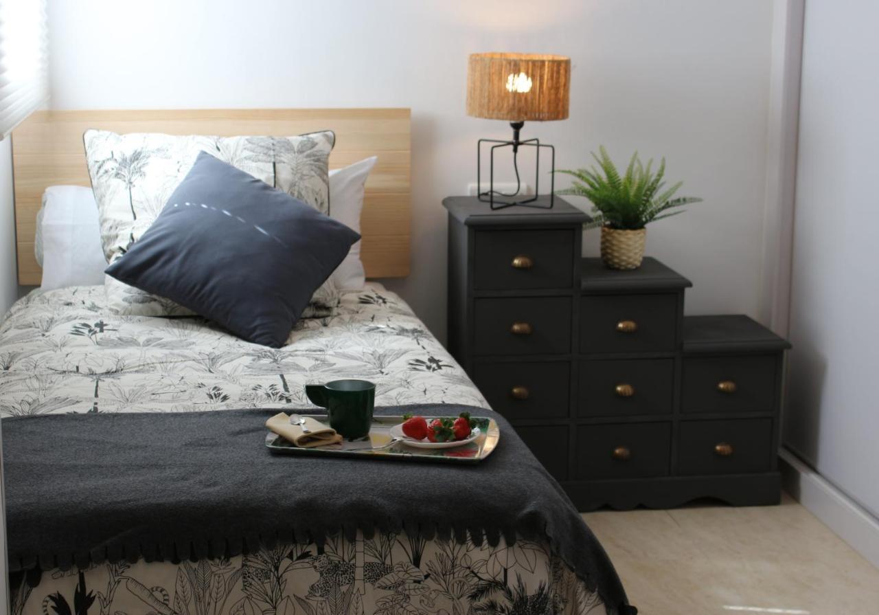 Lunaroom Center & Quiet Guesthouse มาลากา ภายนอก รูปภาพ